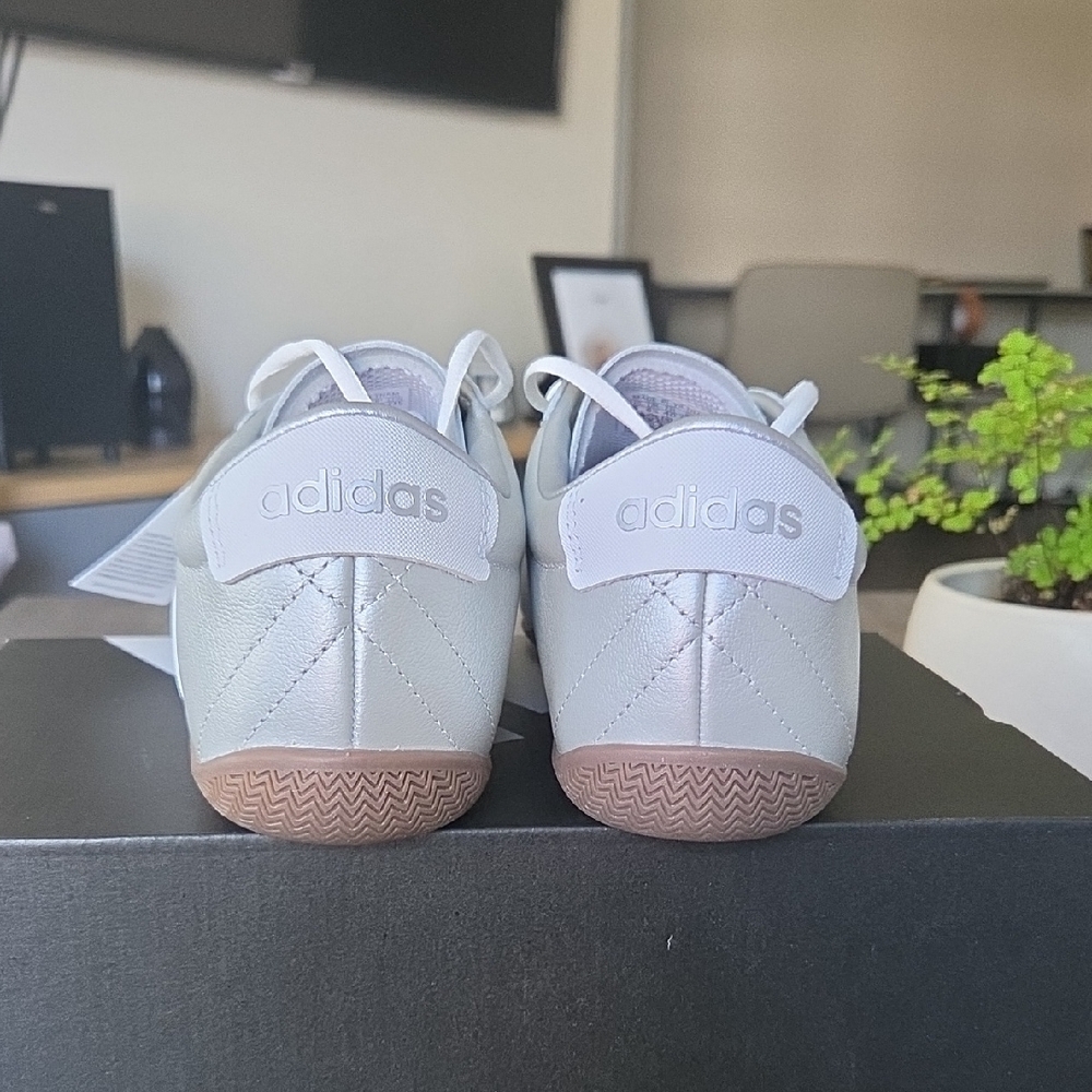 NWT Adidas Women's Grand Court Lo 'Silver Metallic Gum' Shoes JQ9682 - Picture 4 of 9